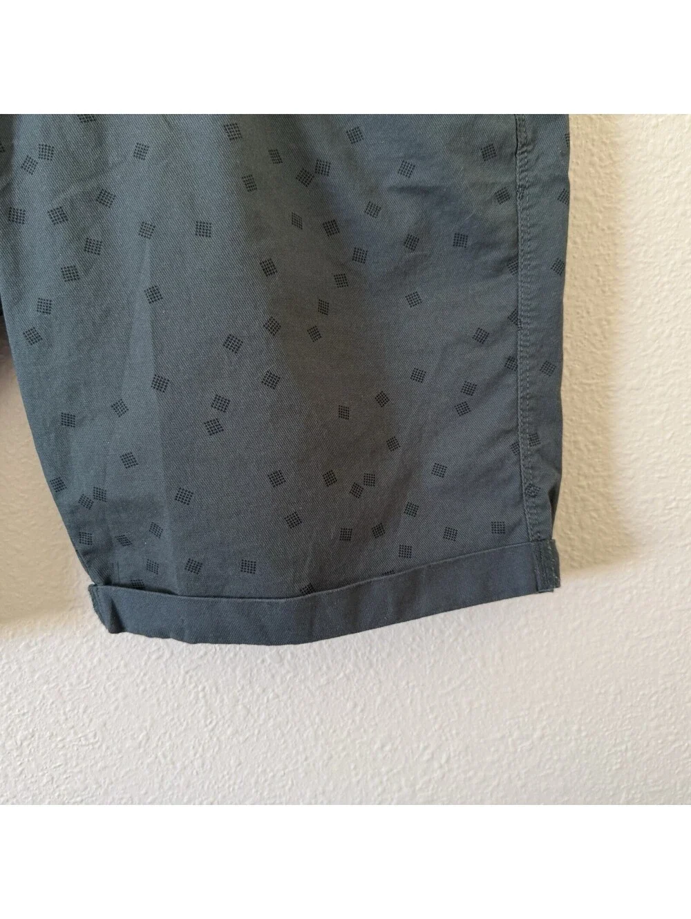 NWOT Volcom Allada Walk Shorts Size 31 Men's Expedition Green Diamond Dot Print